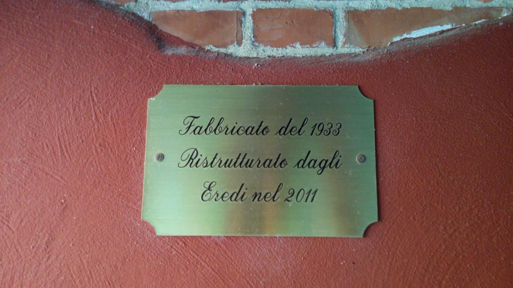 Villa Goccia Di Vino La Morra Bagian luar foto