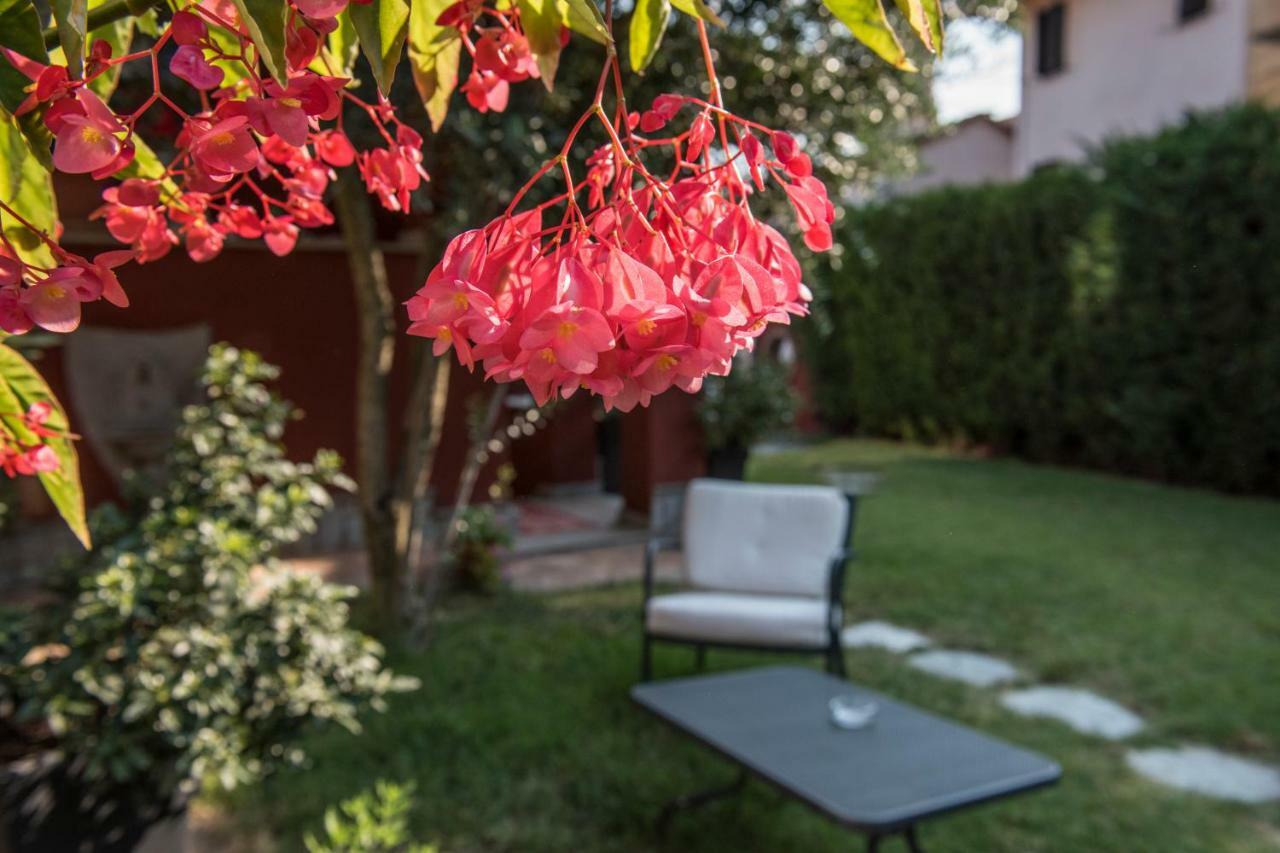 Villa Goccia Di Vino La Morra Bagian luar foto