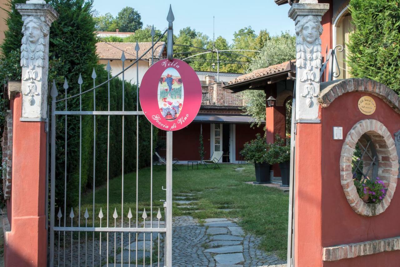 Villa Goccia Di Vino La Morra Bagian luar foto