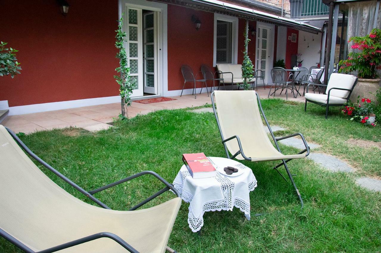Villa Goccia Di Vino La Morra Bagian luar foto