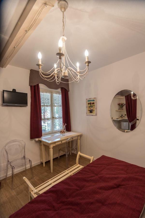 Villa Goccia Di Vino La Morra Bagian luar foto